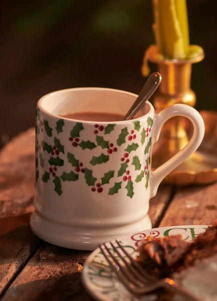 Emma Bridgewater Tiny Scattered Holly 1/2 Pint Mug