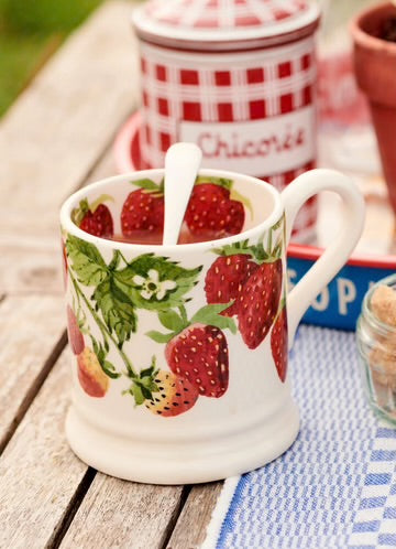 Emma Bridgewater Strawberries 1/2 Pint Mug