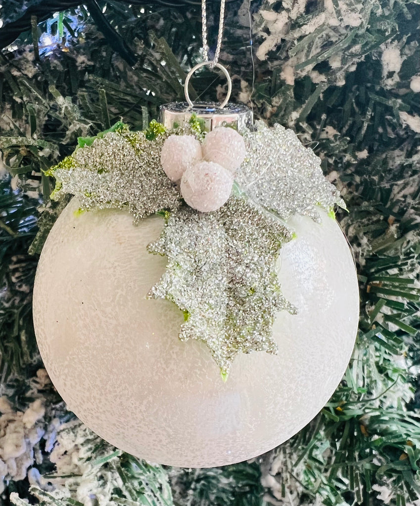 Gisela Graham White Holly Leaf Bauble