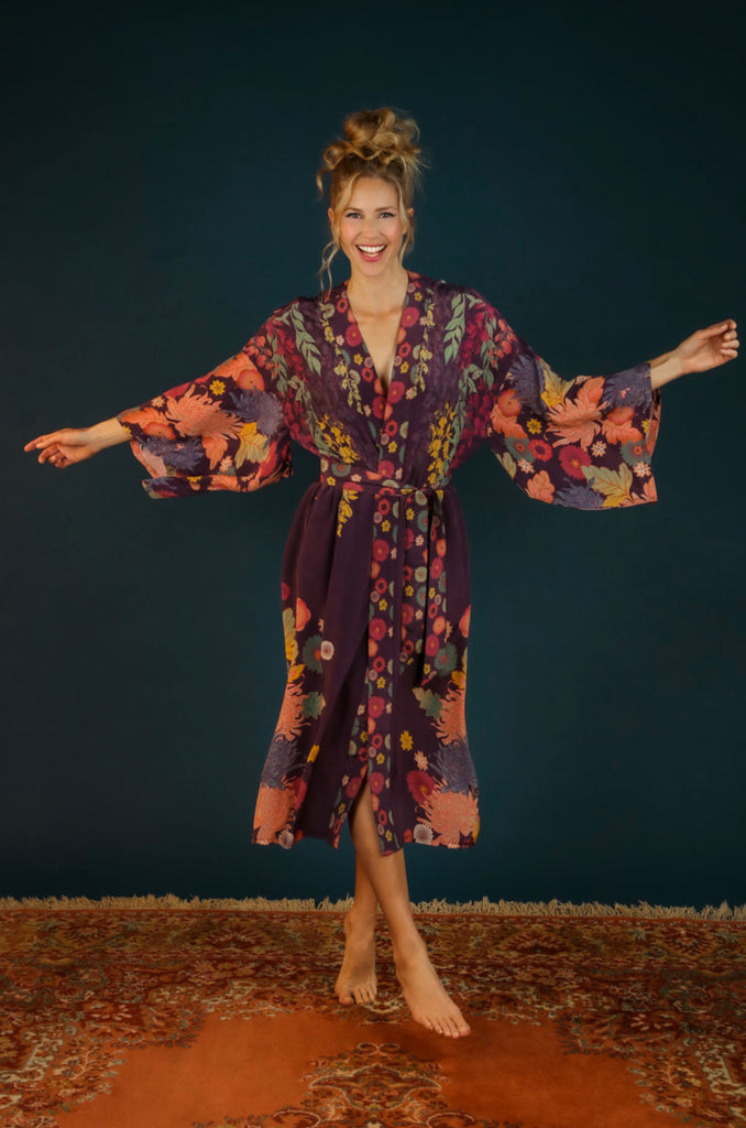 Powder Trailing Wisteria Kimono Gown - Amethyst